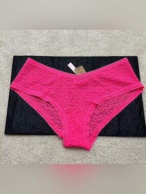 NWT Victoria’s Secret PINK Sheer pink leopard lace Cheekster panties VS Medium M